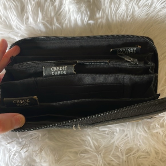 Rosetti Black Wallet - Picture 2 of 4